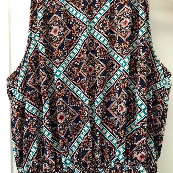 Chic Patterned Dress - Picture 2 of 6